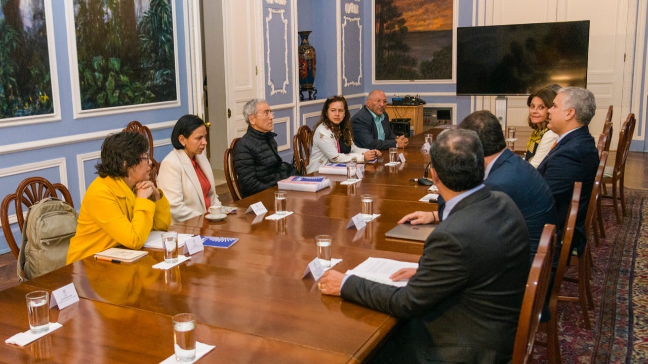 El presidente Iván Duque y el padre Francisco de Roux se reunieron con miembros del Gobierno Nacional y de la Comisión de la Verdad.