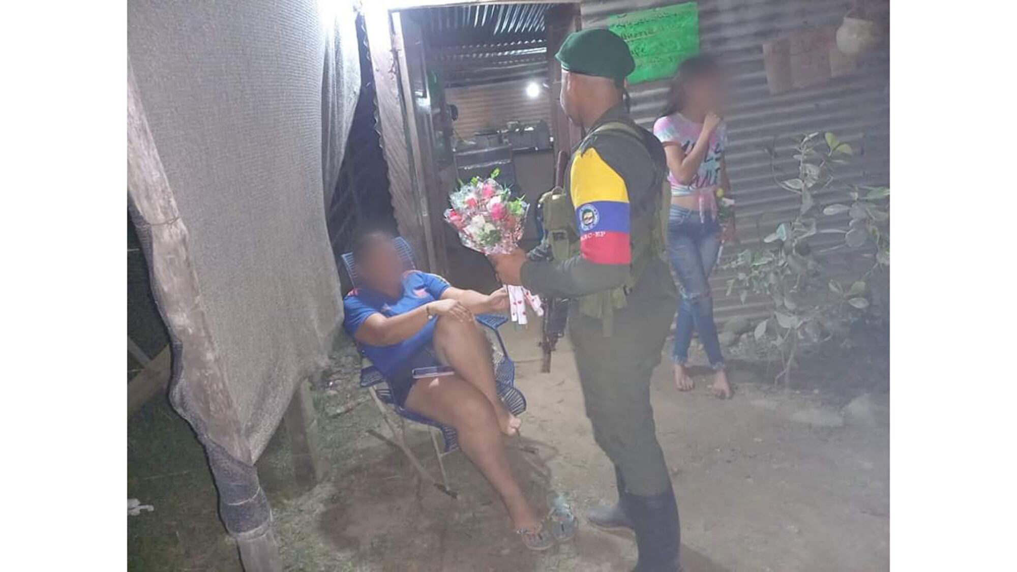 Disidencias entregan flores en Tibú