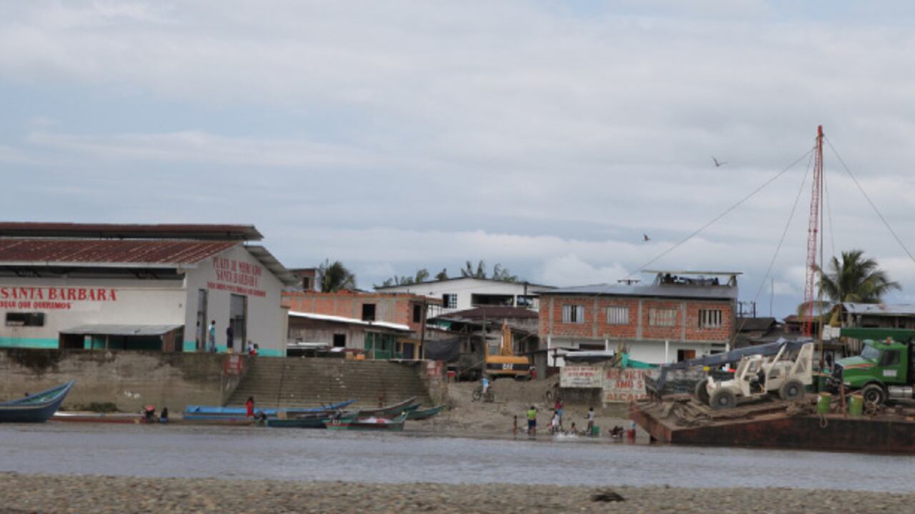 La guerrilla de las Farc controla la explotación ilegal de oro en el río Timbiquí, uno de los cuatro más importantes que tiene el Cauca sobre la cuenca del Pacífico.