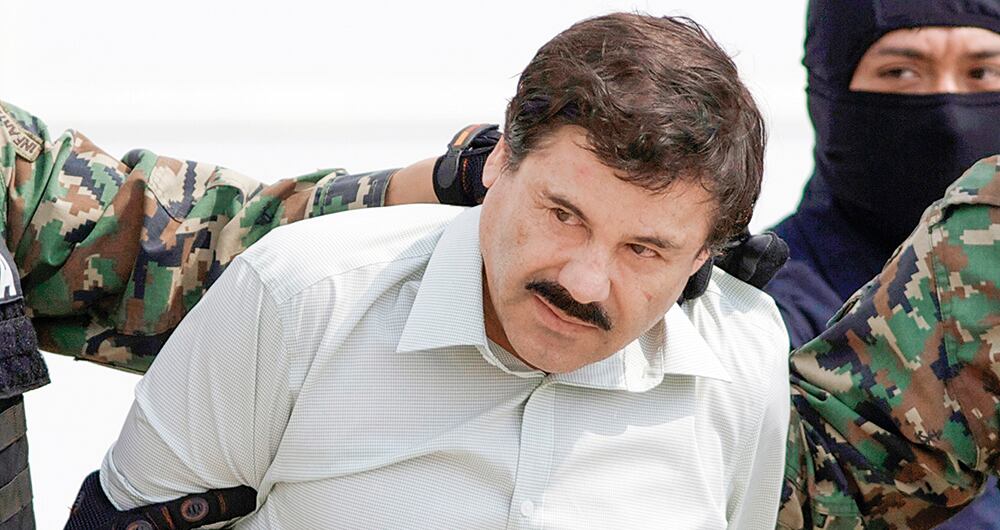  Juan González, asesor de Biden, asegura que el capo vive en buenas condiciones. Además, el canciller de México, Marcelo Ebrard, afirma que la repatriación es imposible.