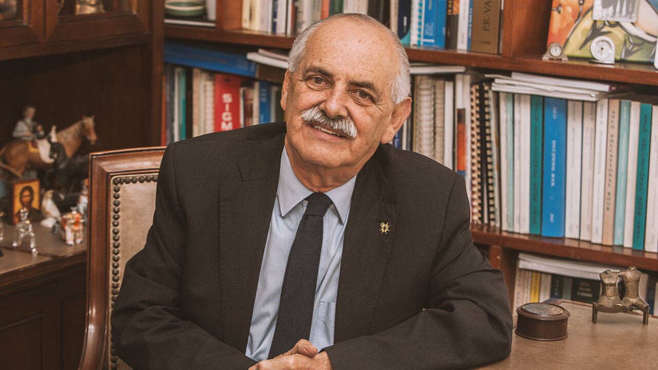 Herman Esguerra Villamizar M. D. médico oncólogo.