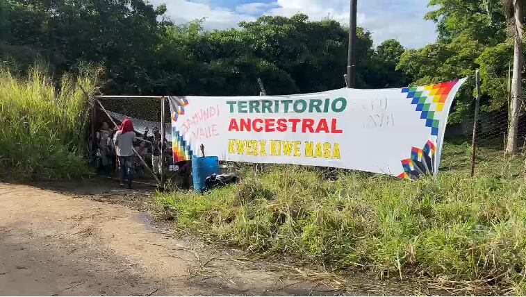 El predio en disputa de 51 hectáreas perteneció al narcotráfico, puntualmente al capo del narcotráfico alias Don Pacho. Sin embargo, desde el año 2013 ha estado en poder de la SAE.