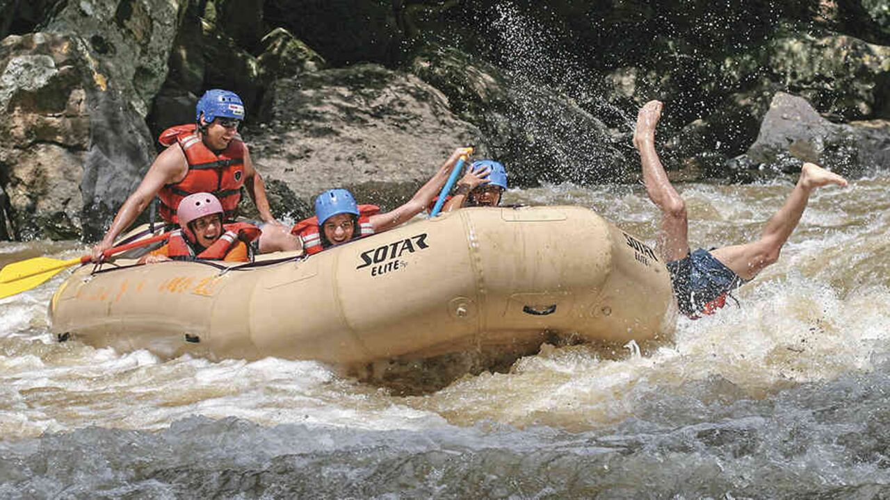 Las actividades extremas como el rafting son uno de los atractivos de San Gil, Santander.