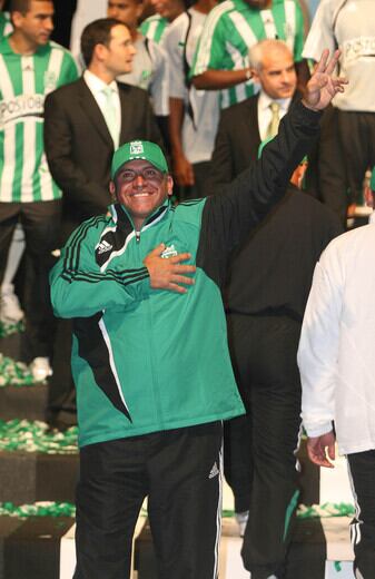 Luis Fernando Suárez con los colores de Atlético Nacional.