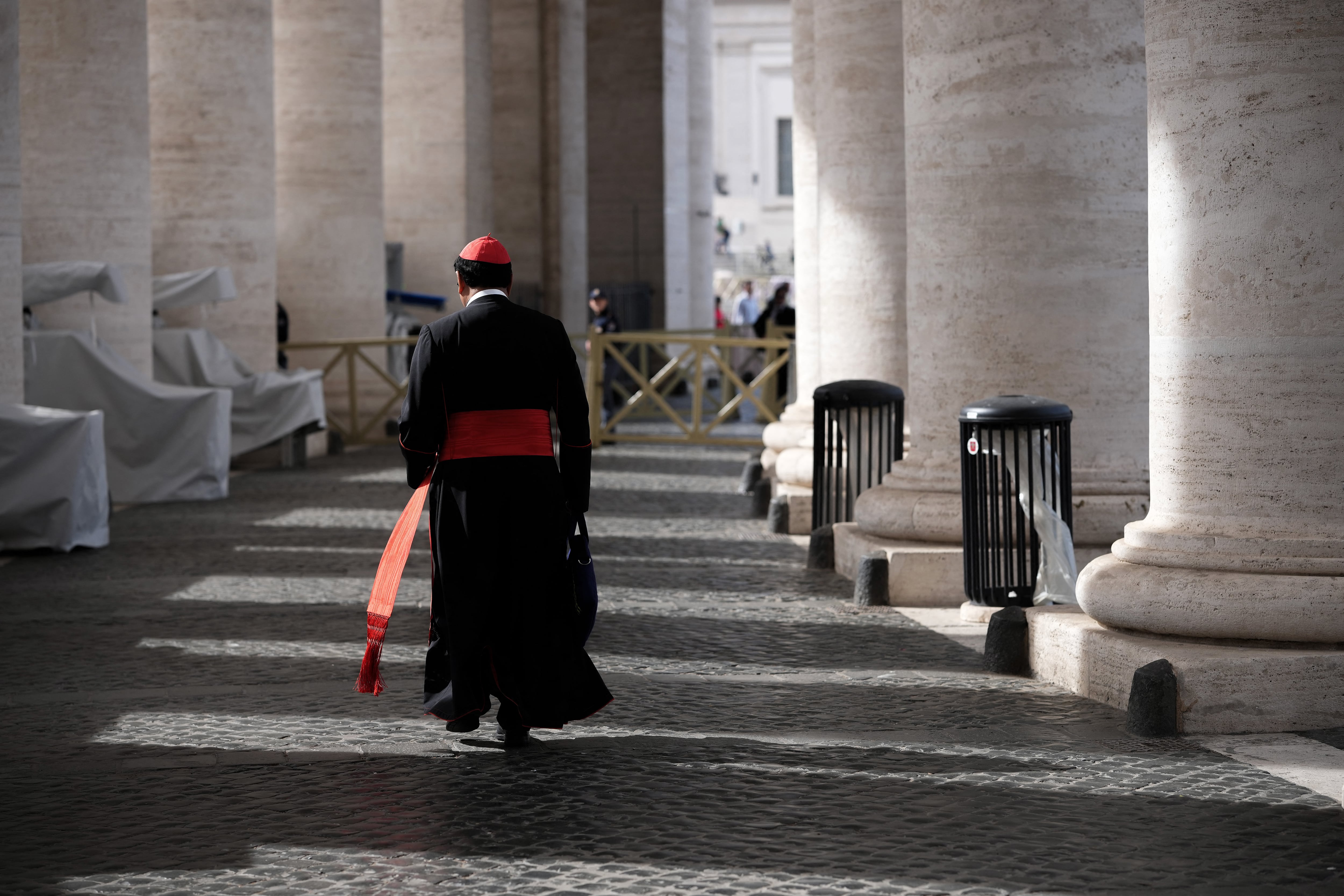 El cónclave más largo de la historia duró casi tres años tras la muerte de Clemente IV en noviembre de 1268, en el palacio papal de Viterbo, cerca de Roma.