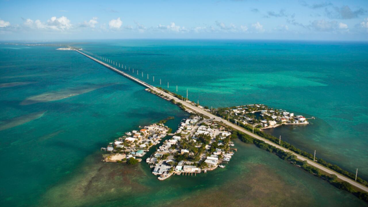 Detuvieron a 27 inmigrantes cubanos durante el fin de semana después de tocar tierra en los Cayos de Florida.
