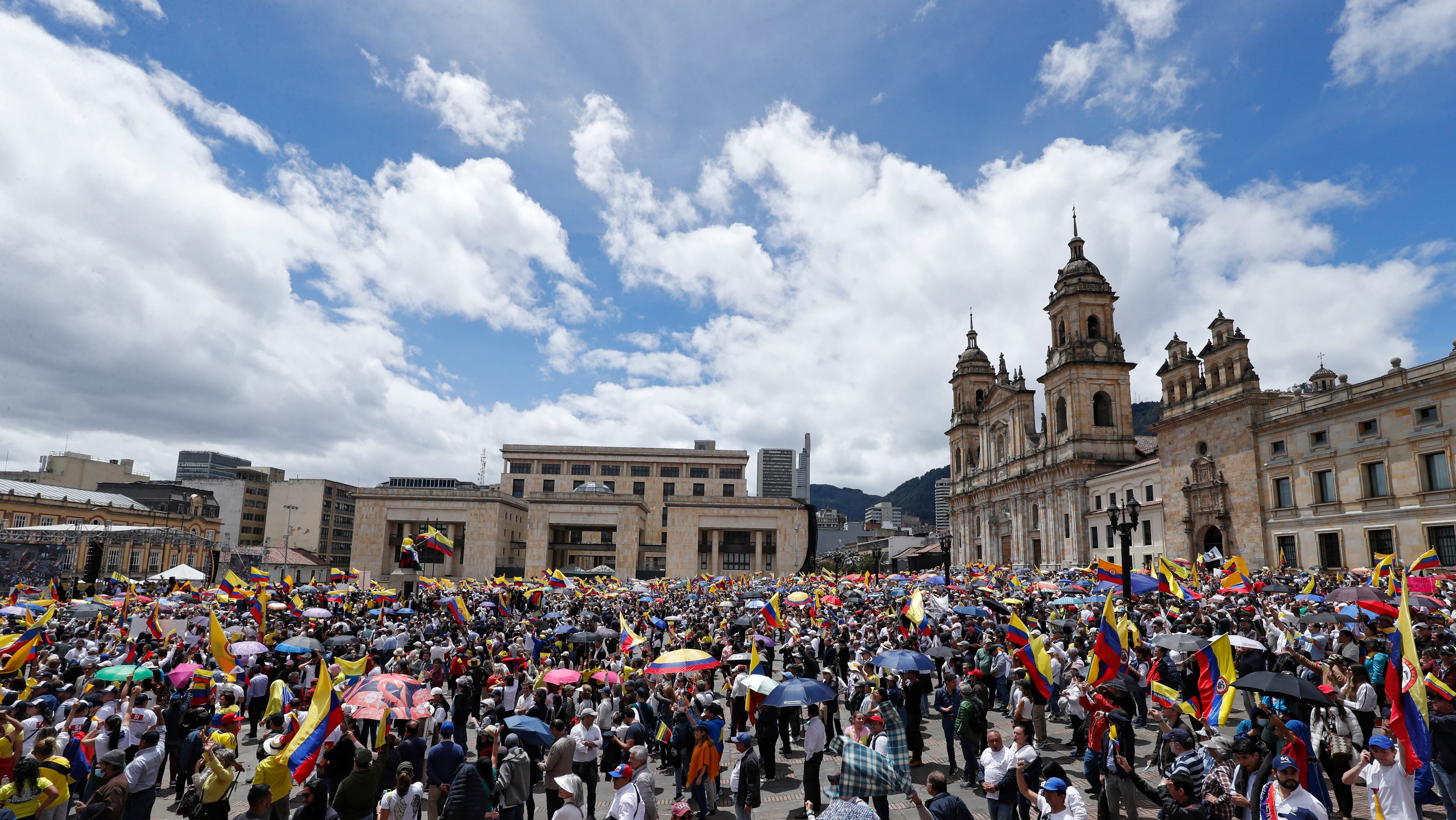 Miles de colombianos se dieron cita para protestar en contra de las reformas que busca aprobar el gobierno del presidente Gustavo Petro, en la llamada Marcha de la Mayoría.
cambio
Bogota junio 20 del 2023
Foto Guillermo Torres Reina / Semana