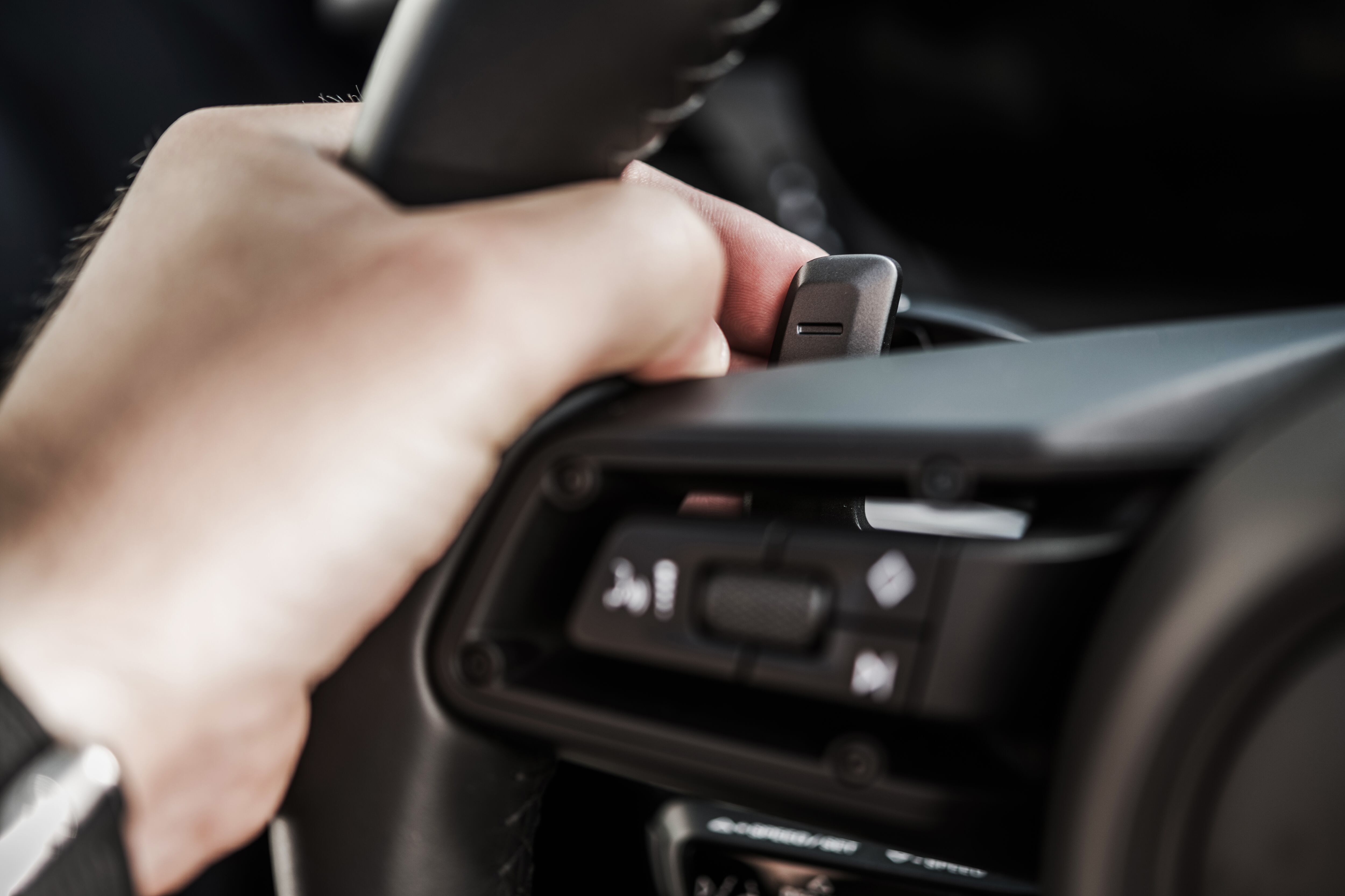 Los vehículos modernos incorporan levas en el timón.