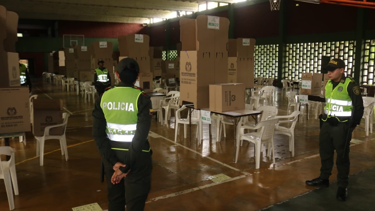 La Policía invita a la ciudadanía a denunciar a la línea 123 las irregularidades que se presenten durante la jornada electoral.