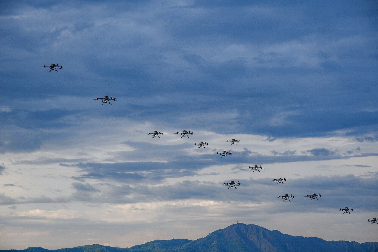 Está iniciativa, valorada en cerca 6.2 billones de pesos, busca proteger a la nación frente al nuevo desafío de los drones