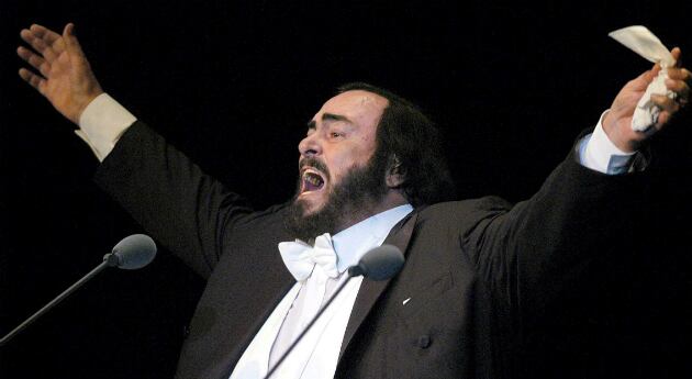 Luciano Pavarotti nació en 1935 y murió en el 2007.