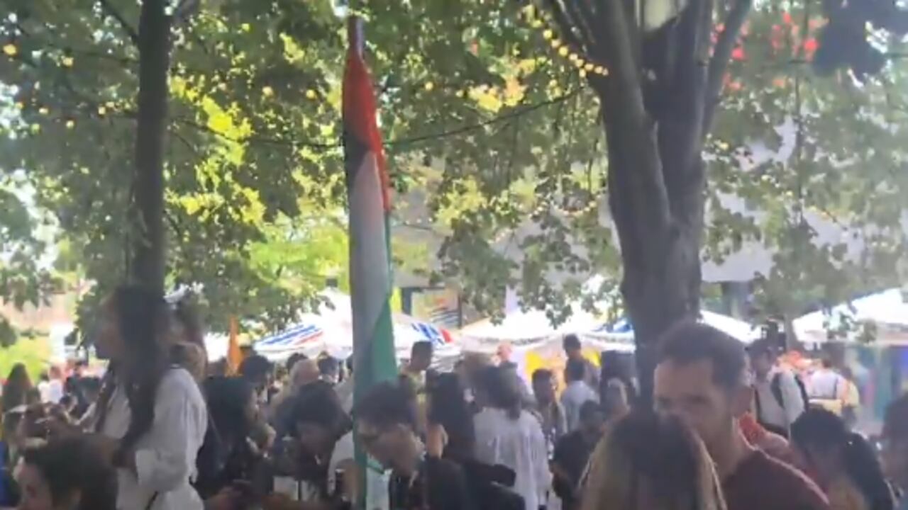 La bandera de Palestina apareció en los Juegos Olímpicos en la Casa Colombia.
