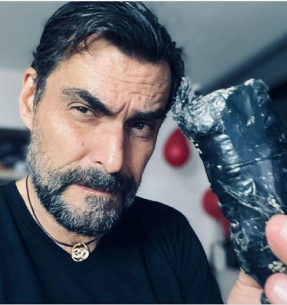 Rafael Taibo mostró hace unos años el paquete en Instagram