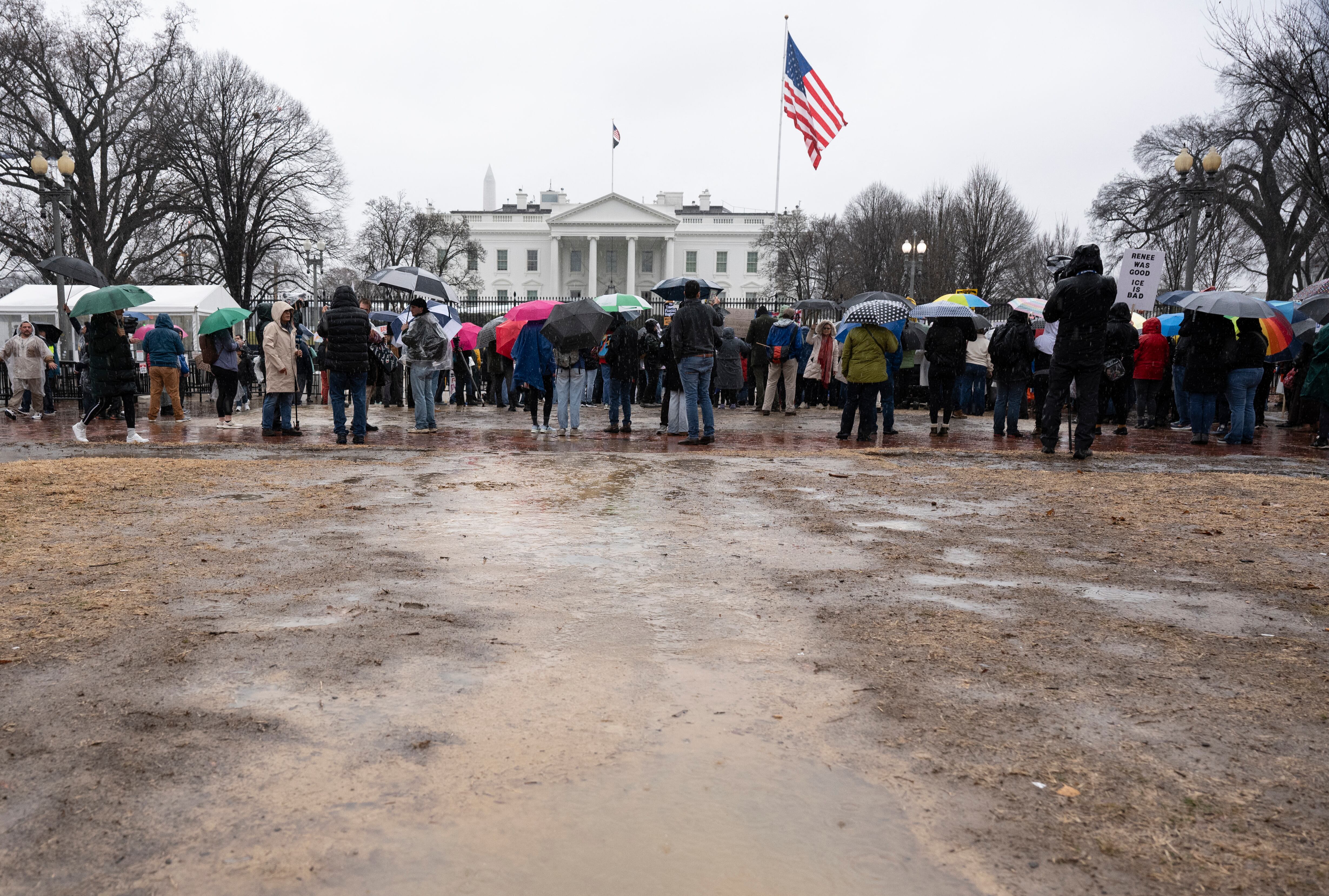 La Casa Blanca ha sido el blanco de manifestaciones durante los últimos días. Las protestas se dan contra la administración Trump.