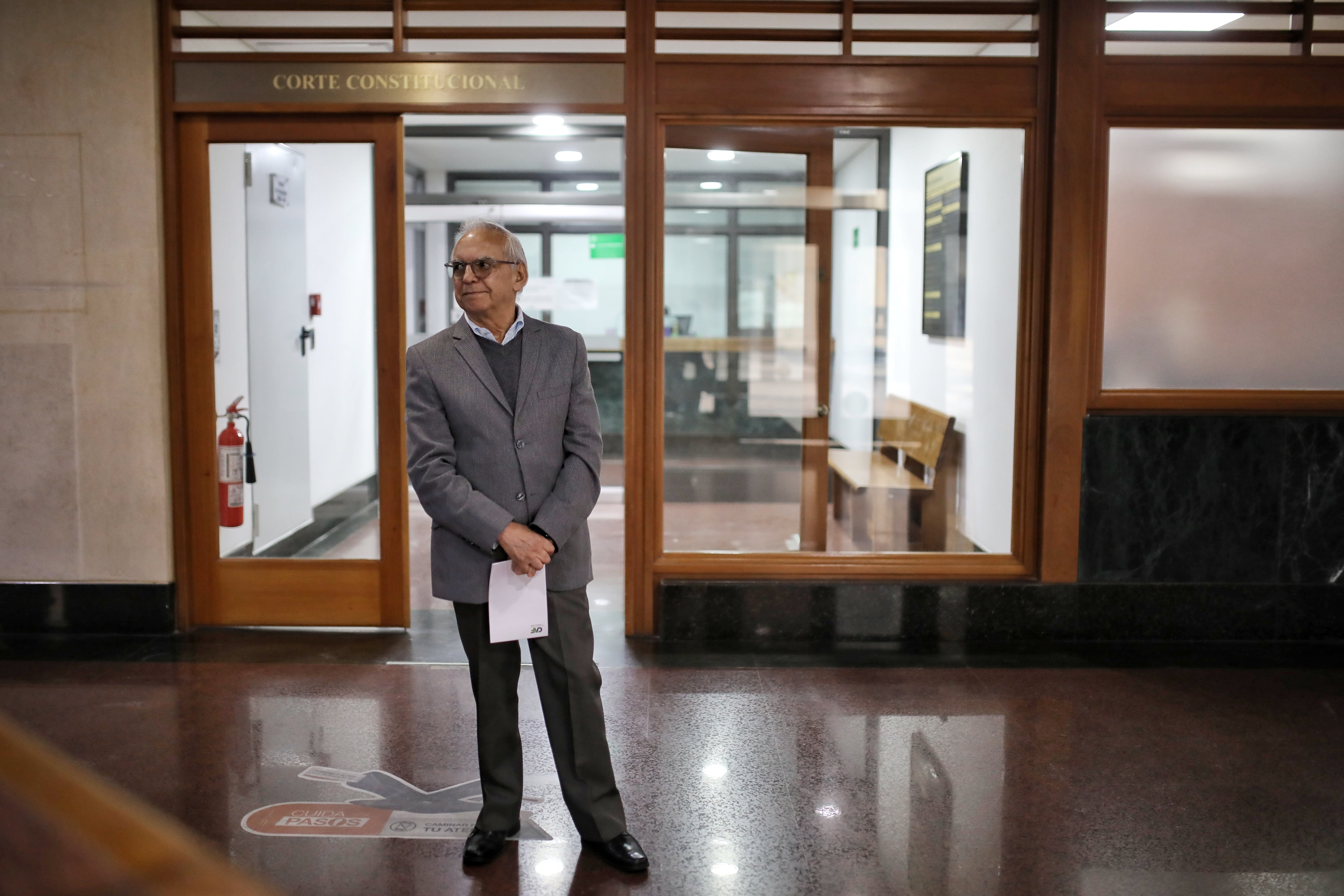 Ex ministro Ricardo Bonilla declarará en calidad de testigo , dentro del proceso en el que fueron citados todos los congresistas de la comisión parlamentaria de crédito público