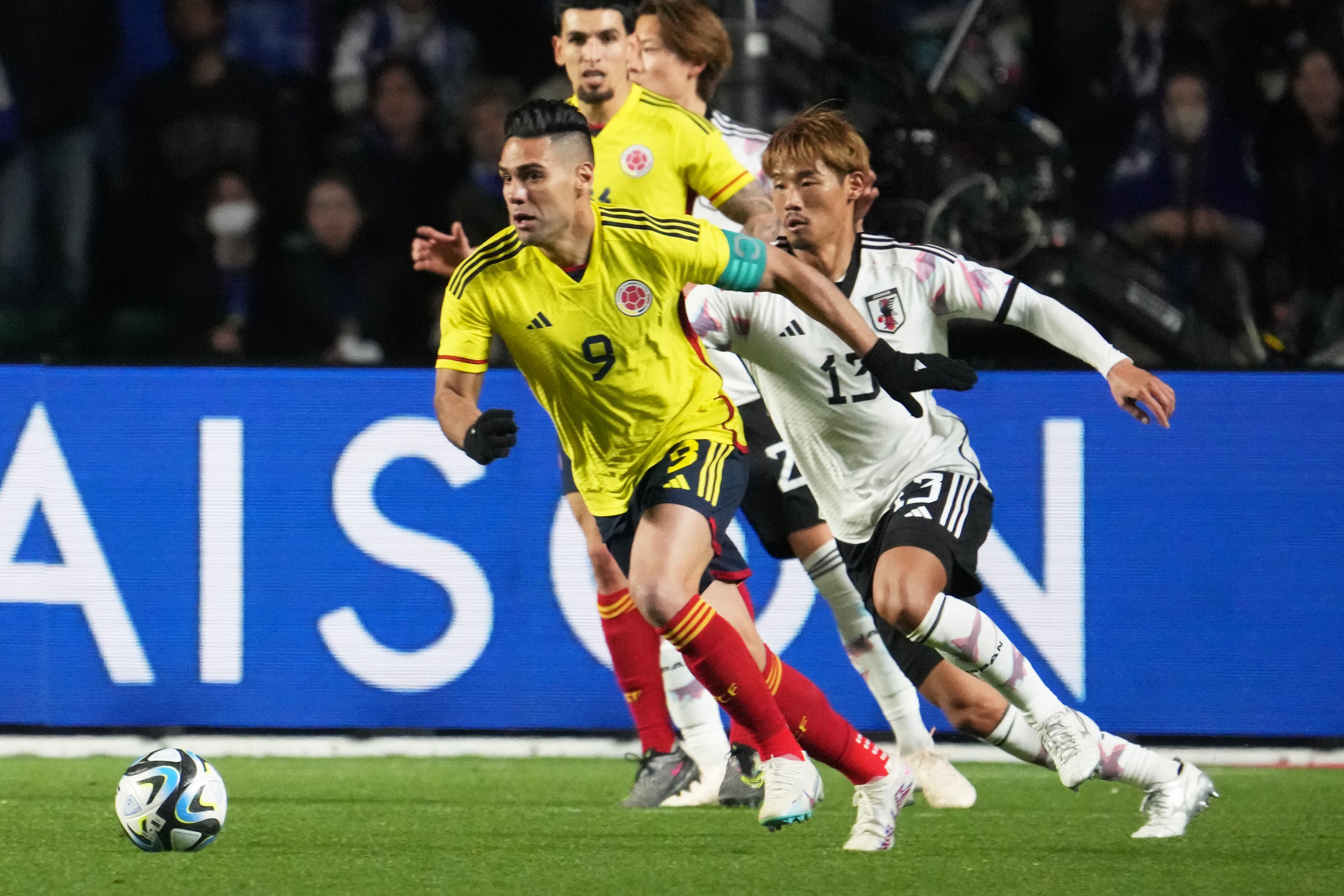 Radamel Falcao García en un amistoso con la Selección Colombia frente a Japón