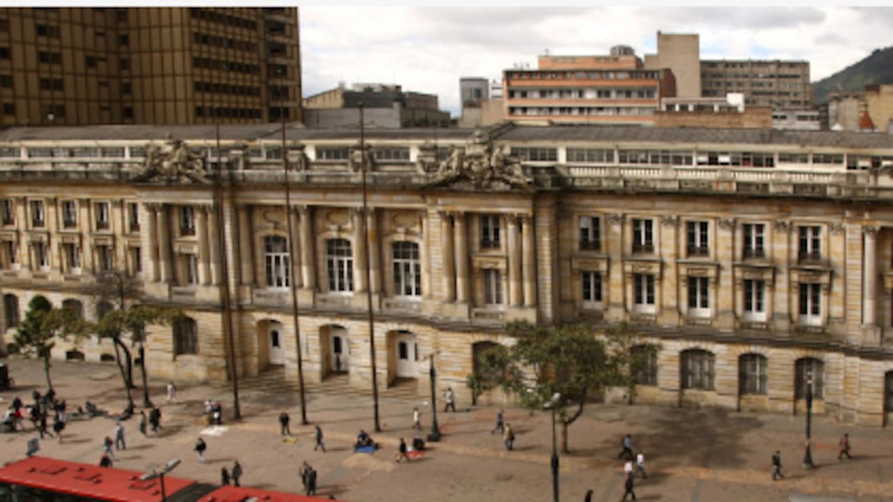 El Palacio lleva 15 años prácticamente sin cuidado y requiere con urgencia una restauración que vale entre 12.000 y 15.000 millones.