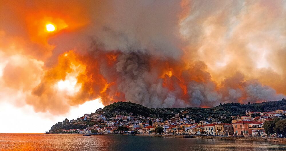 Grandes incendios han azotado Europa desde hace semanas, el más reciente fue en Grecia, que ha lanzado a la comunidad europea a socorrer a los afectados. Foto: AP
