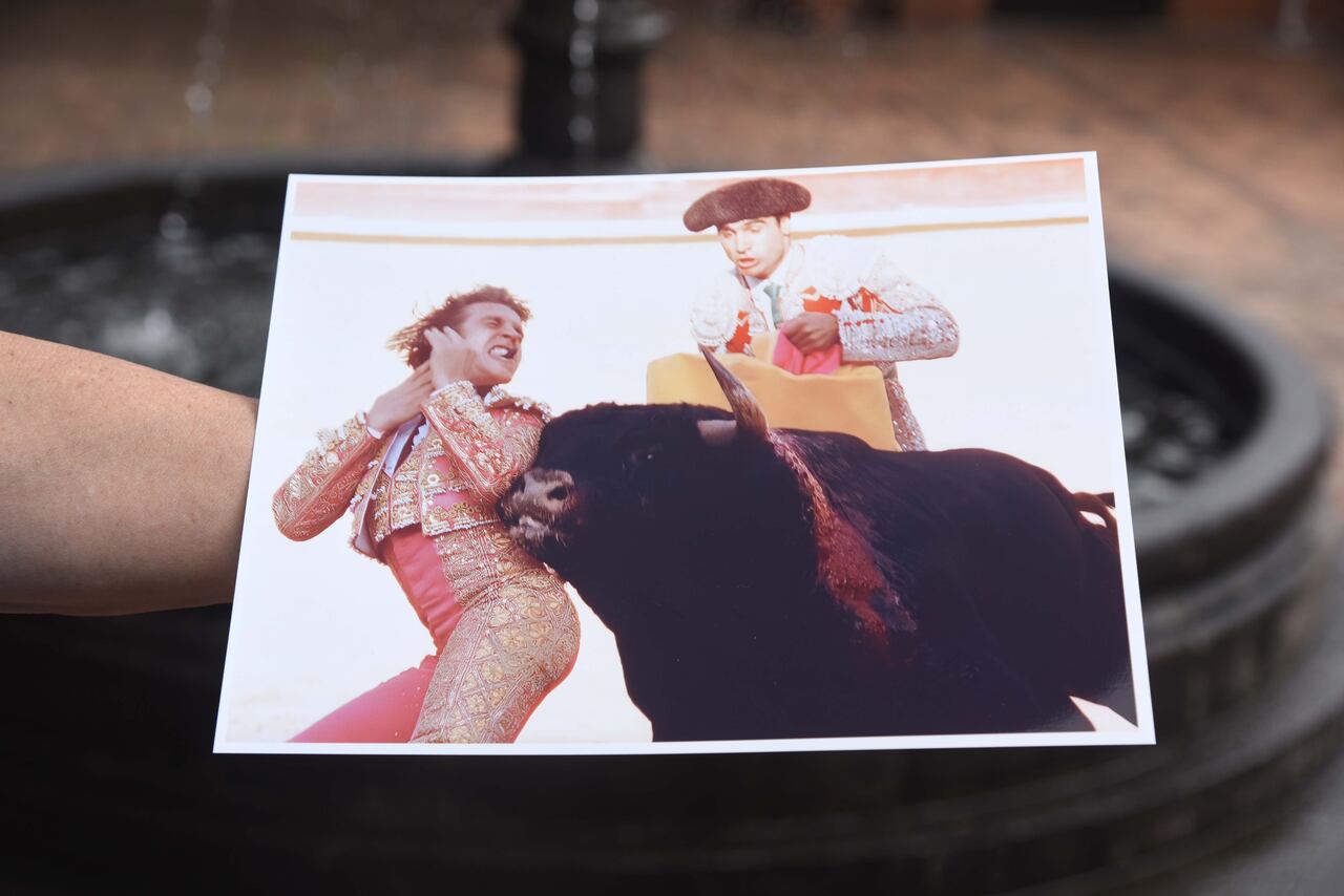 La fotografía de El Cordobés con la que James Arias, reportero gráfico caleño, se llevó todos los premios de periodismo en 1999.