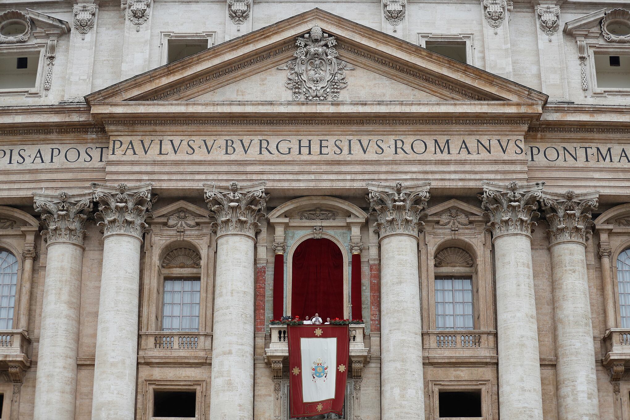 El Papa pronuncia el discurso del día de Navidad.