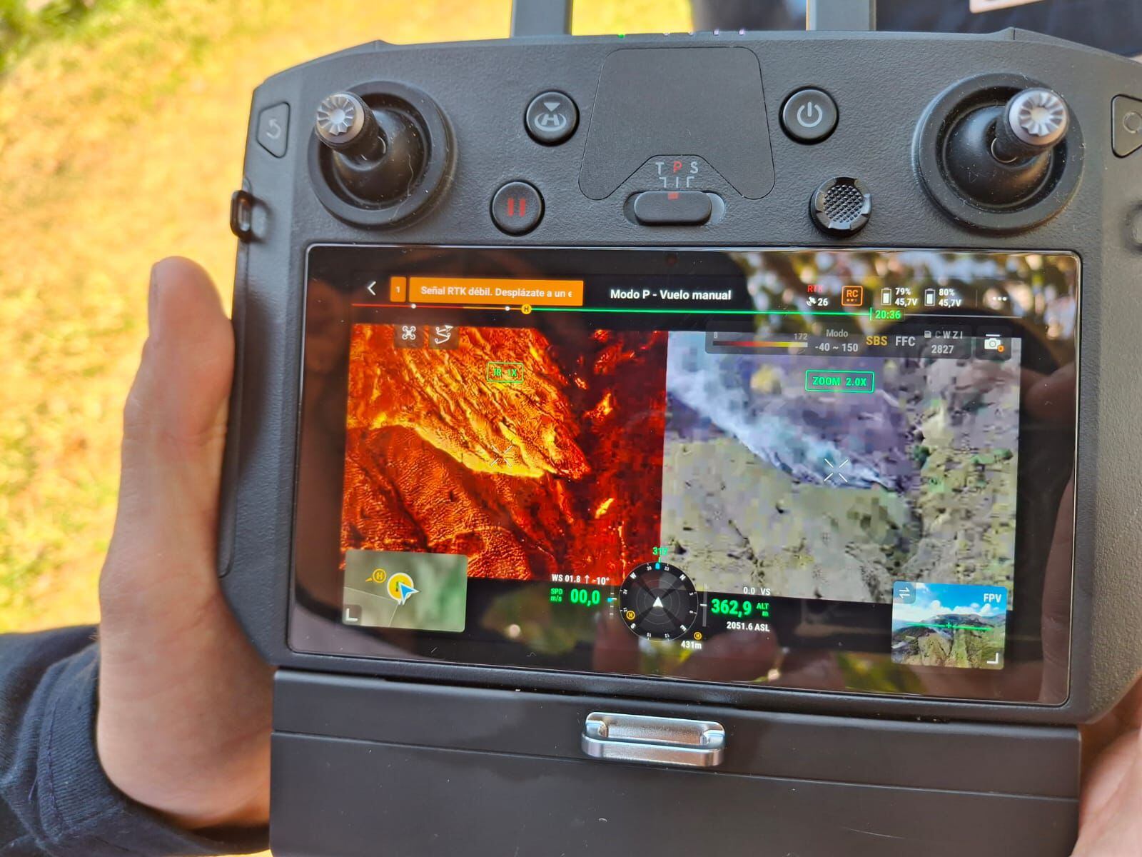 La FAC apoyó en el control del incendio en el Cerro Quitasol en Bello.