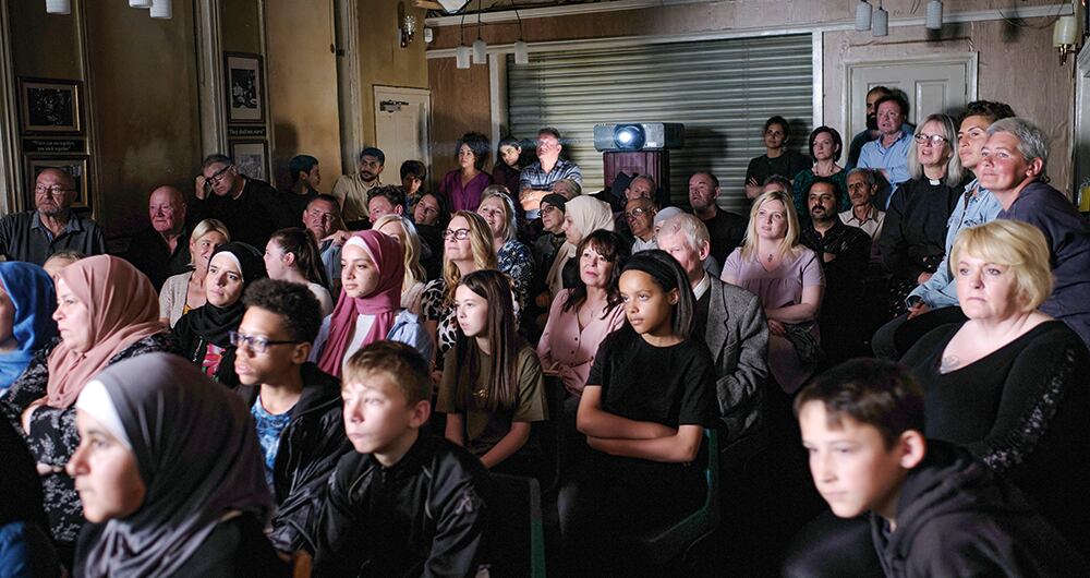 Lo que nos venden como un choque cultural puede ser, con algo de voluntad, rompiendo los impulsos de división, un encuentro en que todos encuentren apoyo.