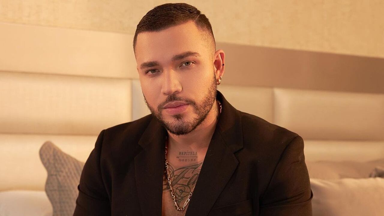 Antes de saltar a la fama, el cantante conseguía dinero en serenatas.