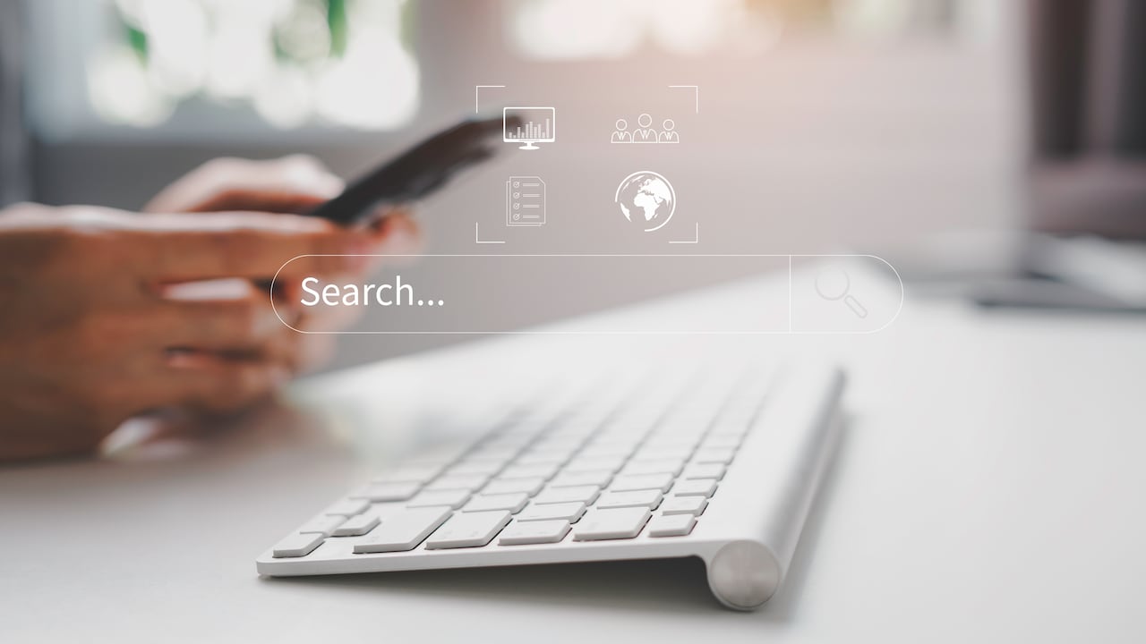 Google integra Gemini en Chrome y avanza hacia los navegadores inteligentes con funciones de agente.