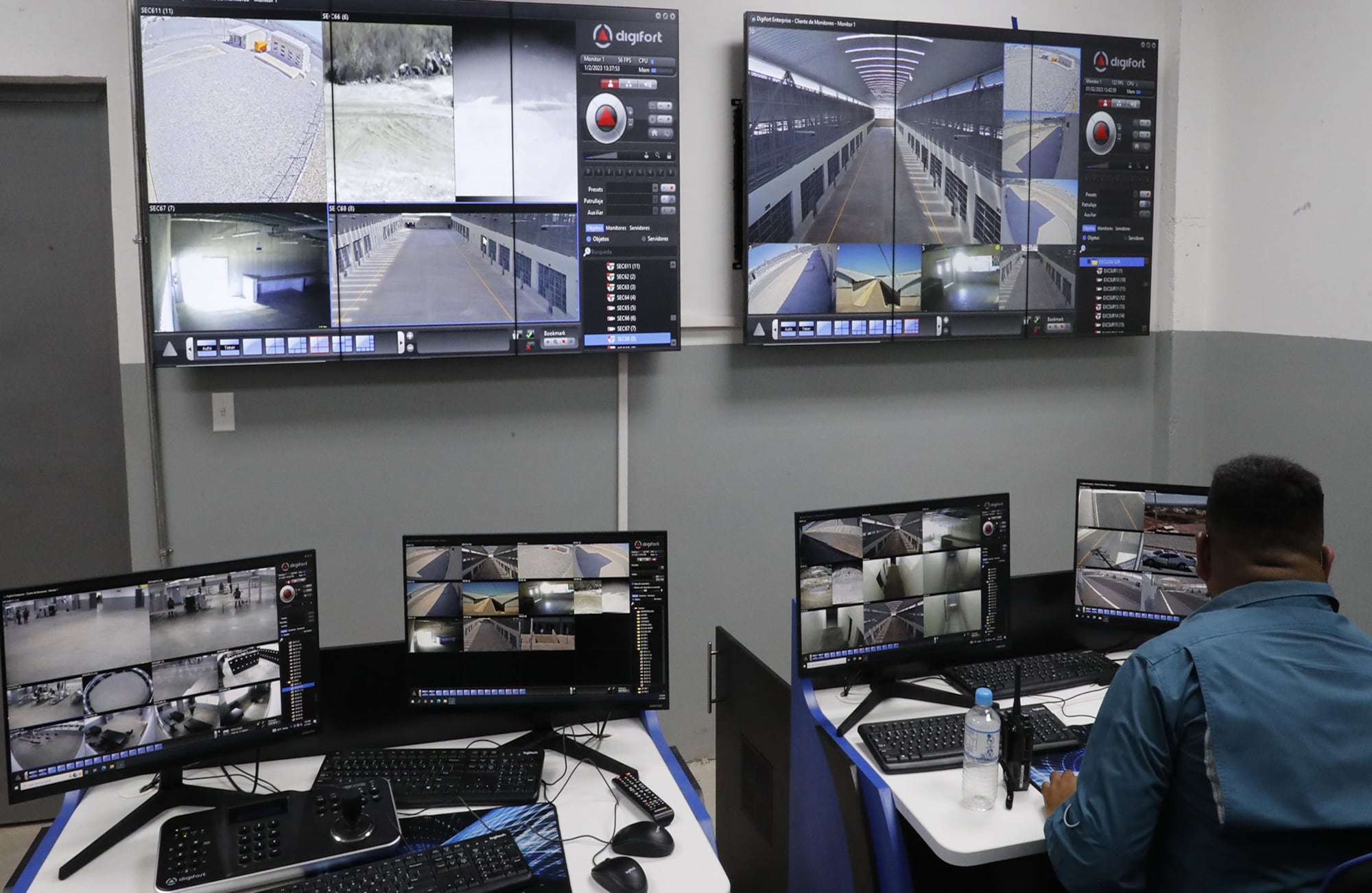 Centro de Confinamiento del Terrorismo" (CECOT)