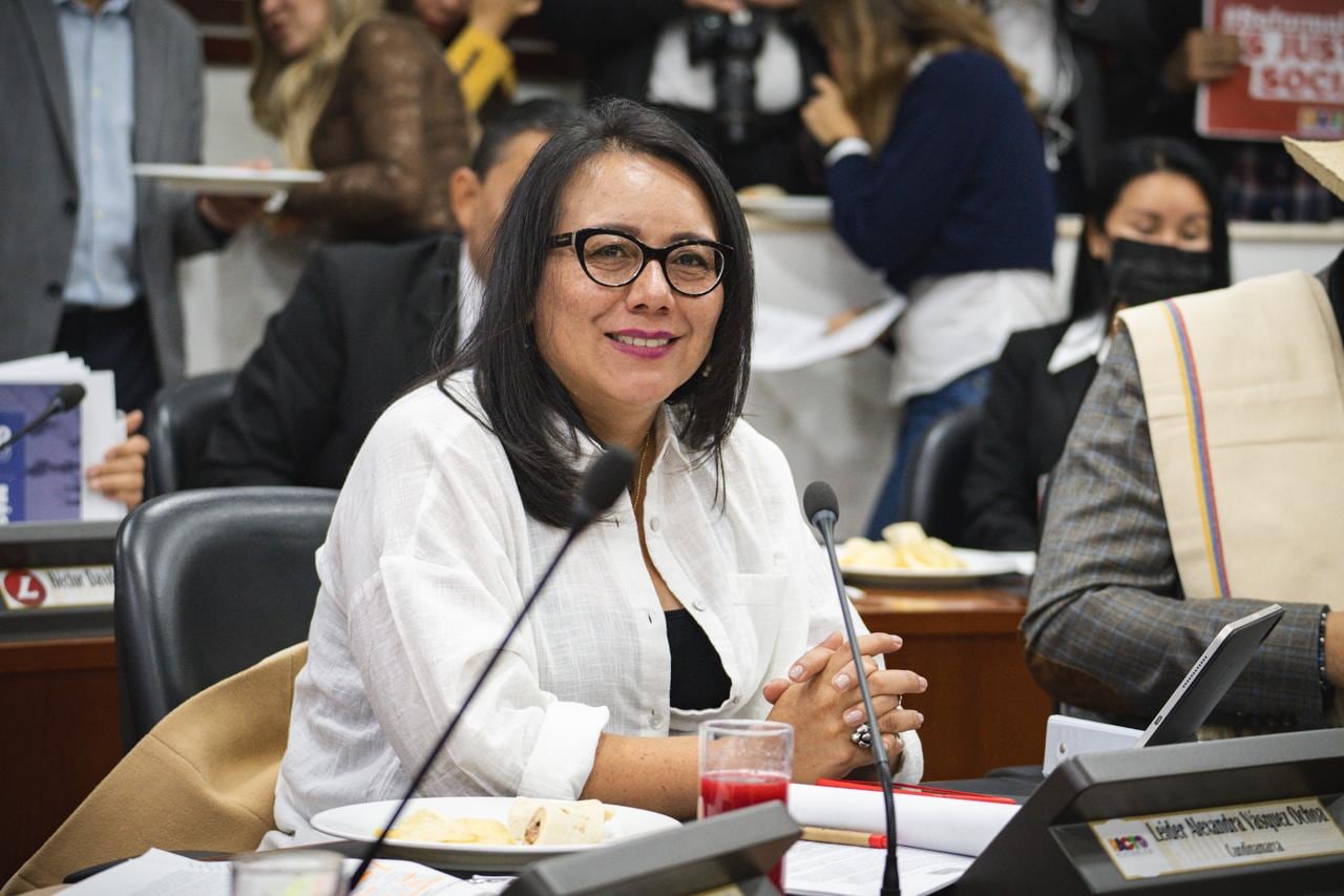 Representante Alexandra Vásquez