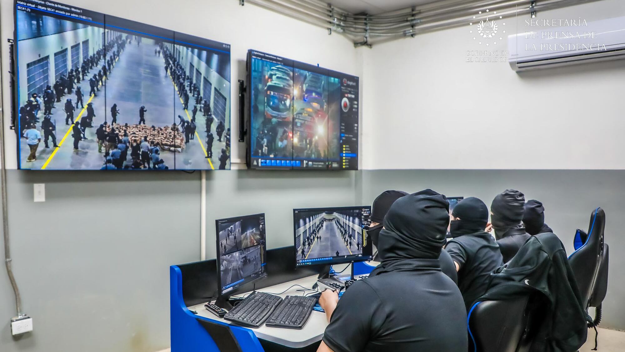 Presidente Nayib Bukele ejecuta el segundo traslado de 2,000 pandilleros al Centro de Confinamiento del Terrorismo
marzo 15 2023