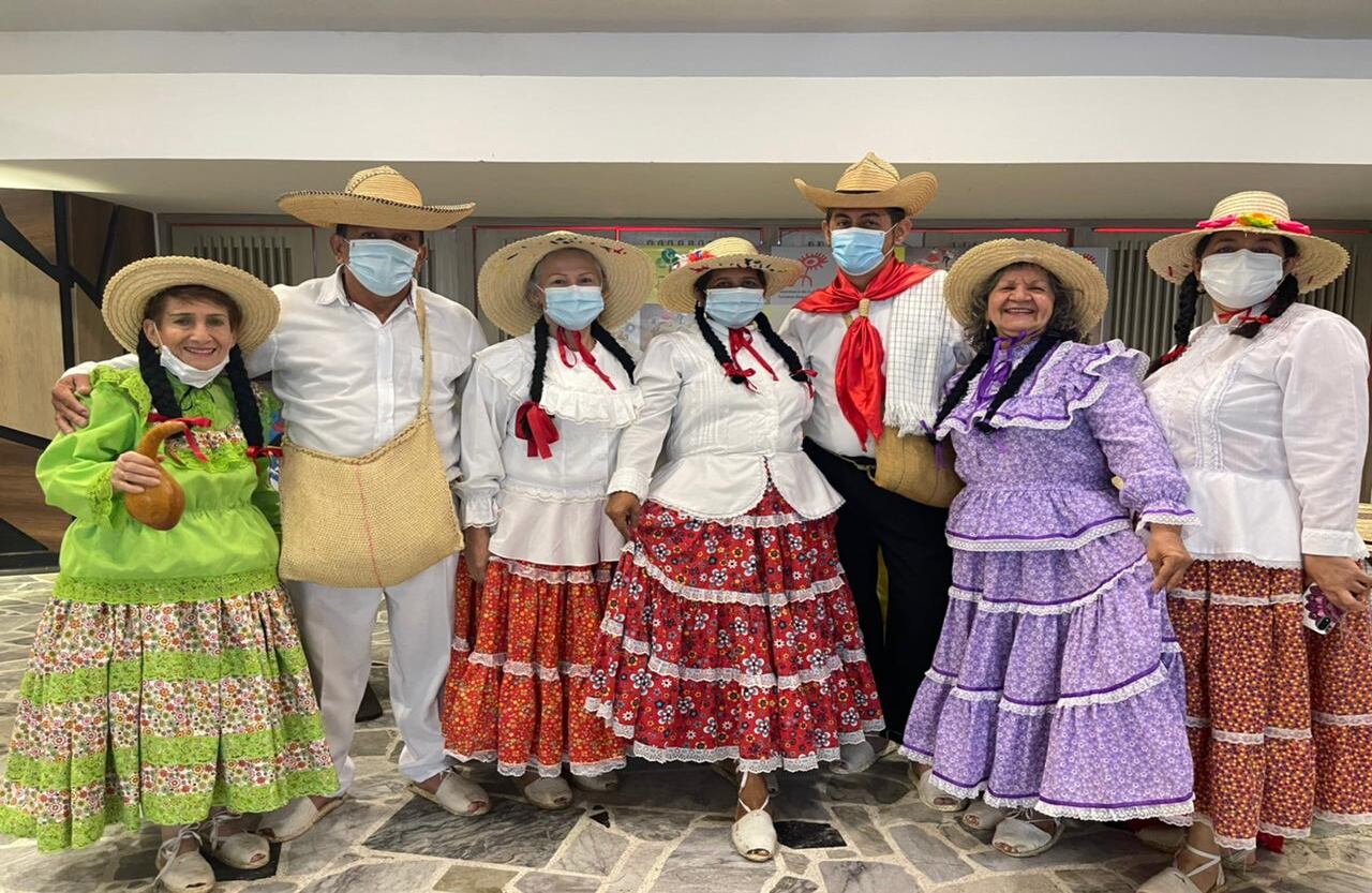 Las fiestas huilenses se convirtieron en una tradición cultural el 7 de diciembre de 1959, fecha en la que se legalizó el nacimiento de las fiestas del San Juan y del San Pedro. Actualmente son relevantes porque permiten que cada año Neiva se llene de fiesta, folclor y color.  Corposanpedro