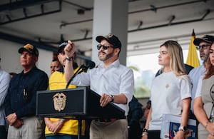 El presidente Abelardo De La Espriella anuncio nuevo paquete de ayudas económicas en el Valle del Cauca.