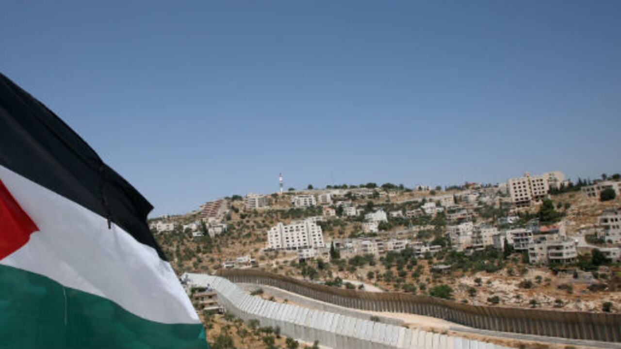 El muro entre Israel y su territorio es un motivo permanente de irritación e incomodidad para los palestinos