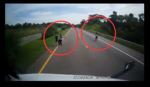 Conductores afirman que varios hombres se atraviesan en la vía.