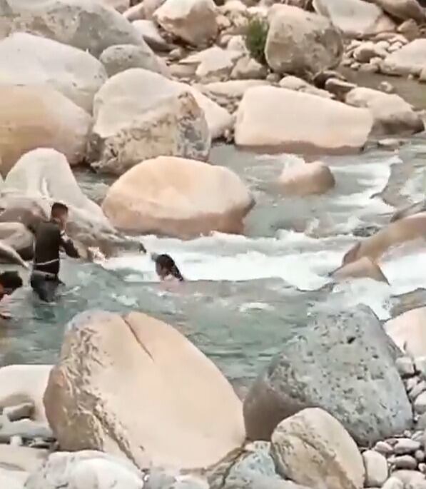 El fenómeno climático afectó a los bañistas que estaban en el río Peralonso en el municipio de Salazar de las Palmas.