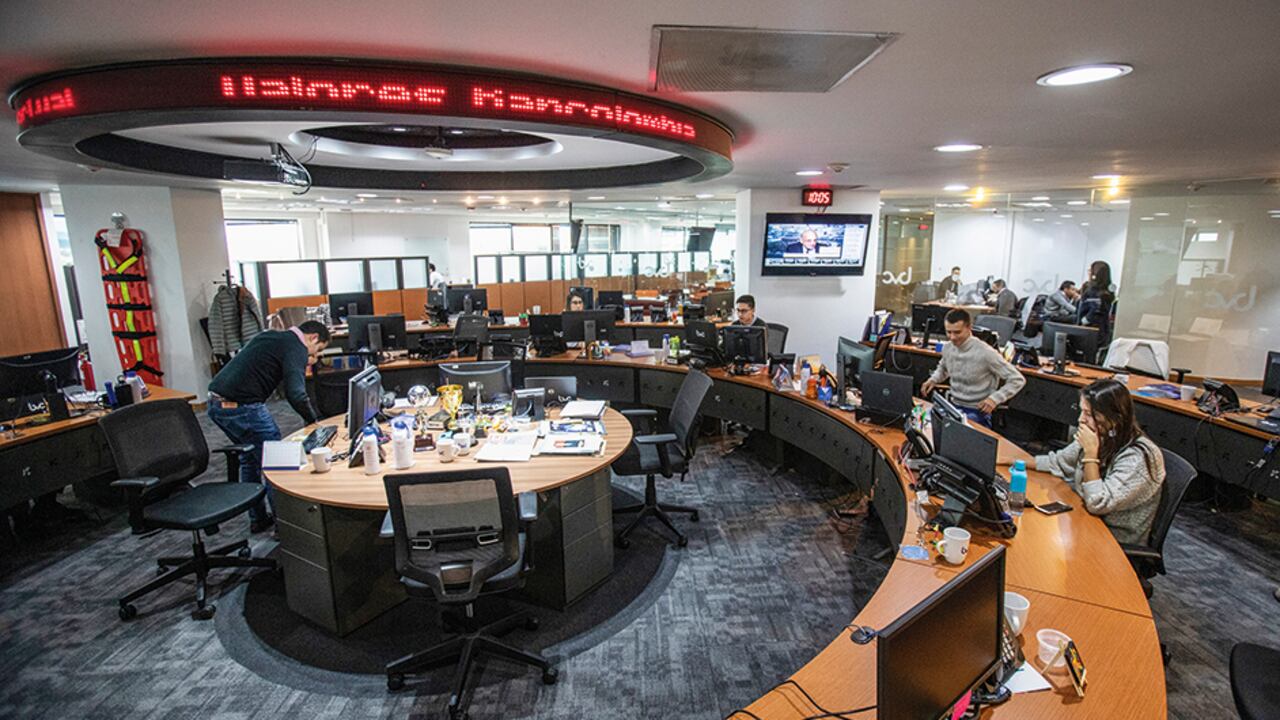 La Bolsa de Valores de Colombia estaba sumida en un letargo cuando llegaron las OPA a mover el valor de las acciones.