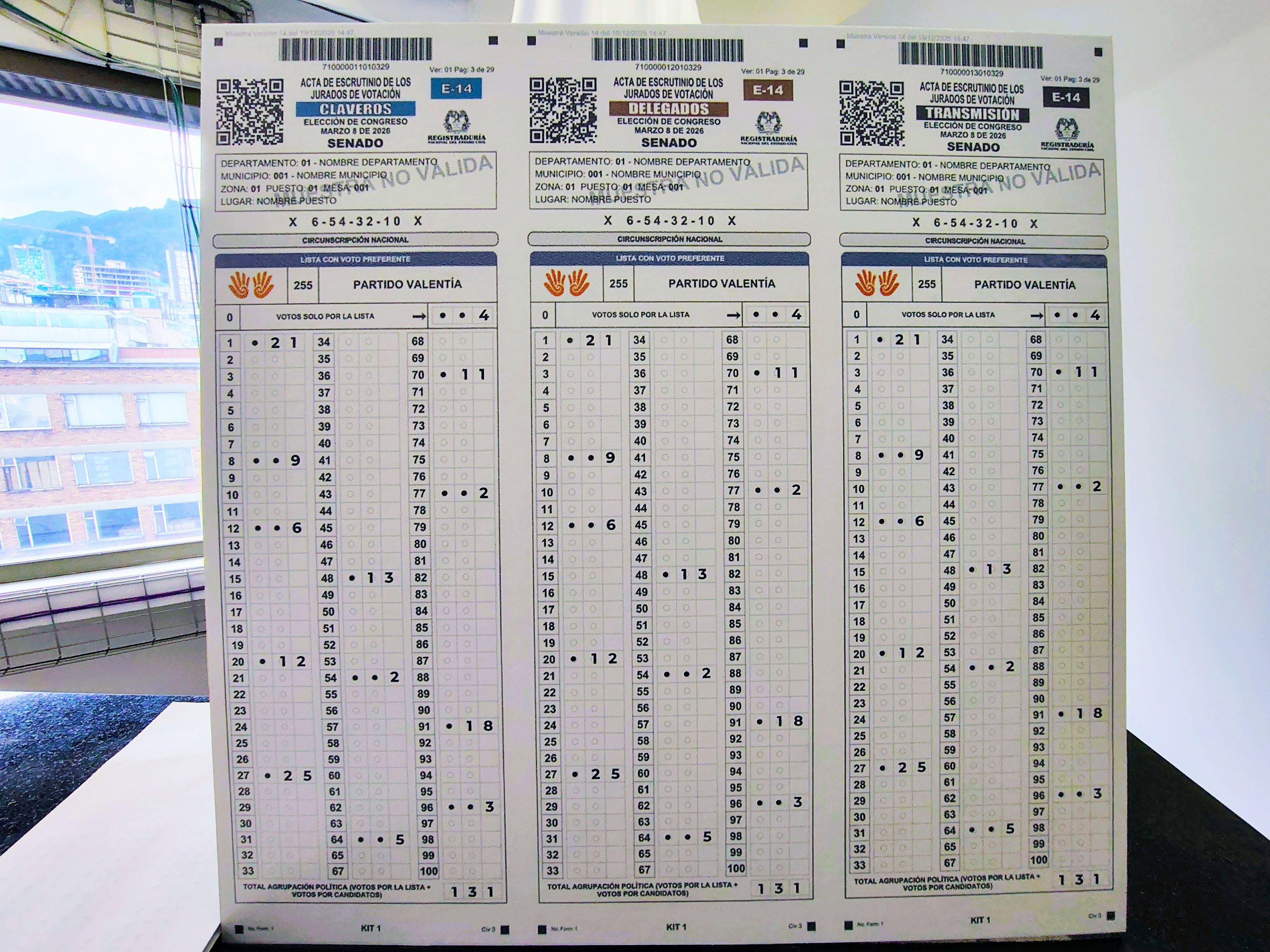 La dimensión del E-14 también revela la complejidad del sistema electoral colombiano.