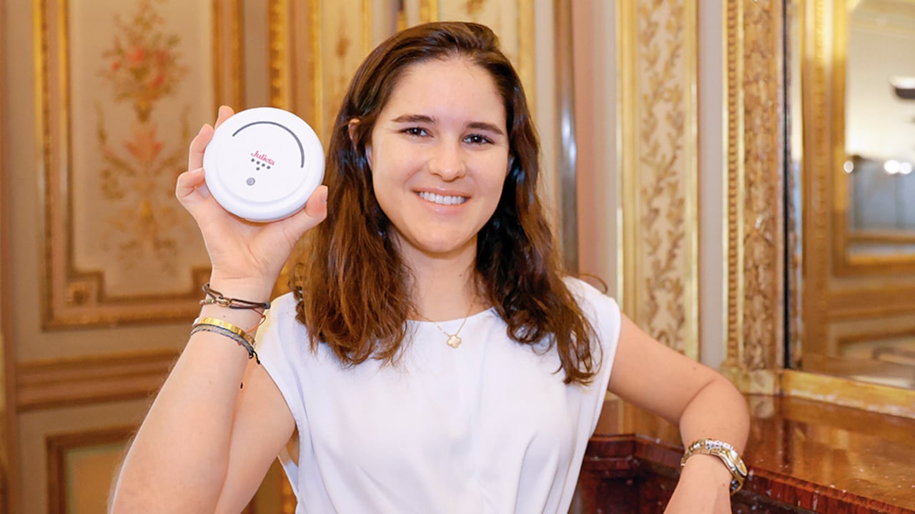 Julieta es un dispositivo portátil y no invasivo que posibilita la detección temprana del cáncer de mama mediante inteligencia artificial.