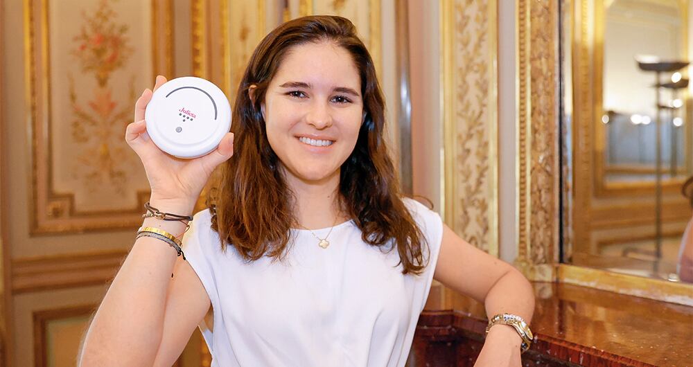 Julieta es un dispositivo portátil y no invasivo que posibilita la detección temprana del cáncer de mama mediante inteligencia artificial.