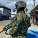Con caravanas de la Fuerzas Militares son movilizados los vehículos en el Bajo Cauca, antioqueño.