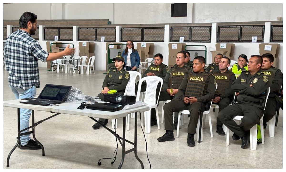 La Registraduría Nacional del Estado Civil capacita a los miembros de la fuerza pública que asumirán la seguridad del proceso electoral del próximo 10 de diciembre