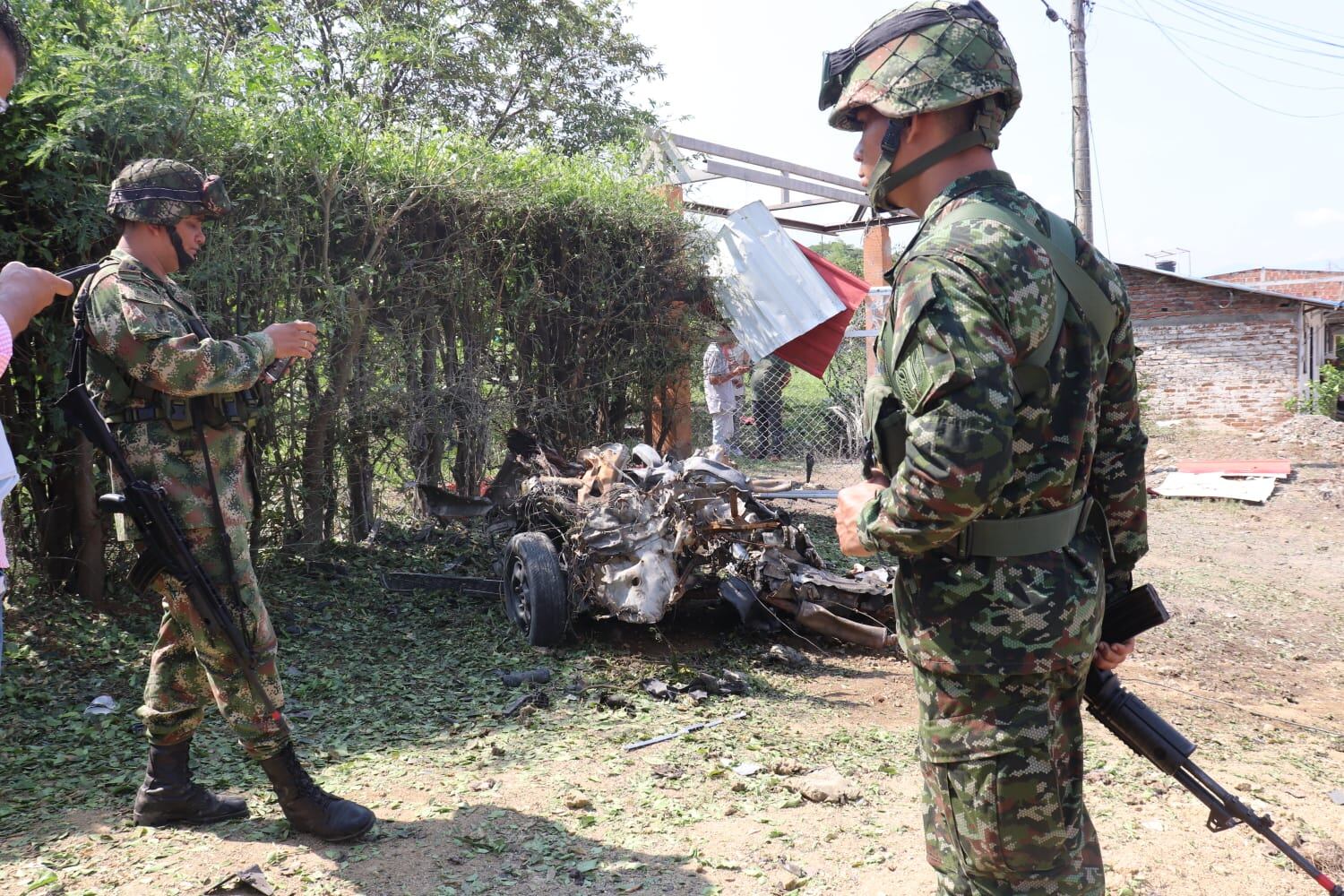 Carro bomba y hostigamientos en Miranda cauca