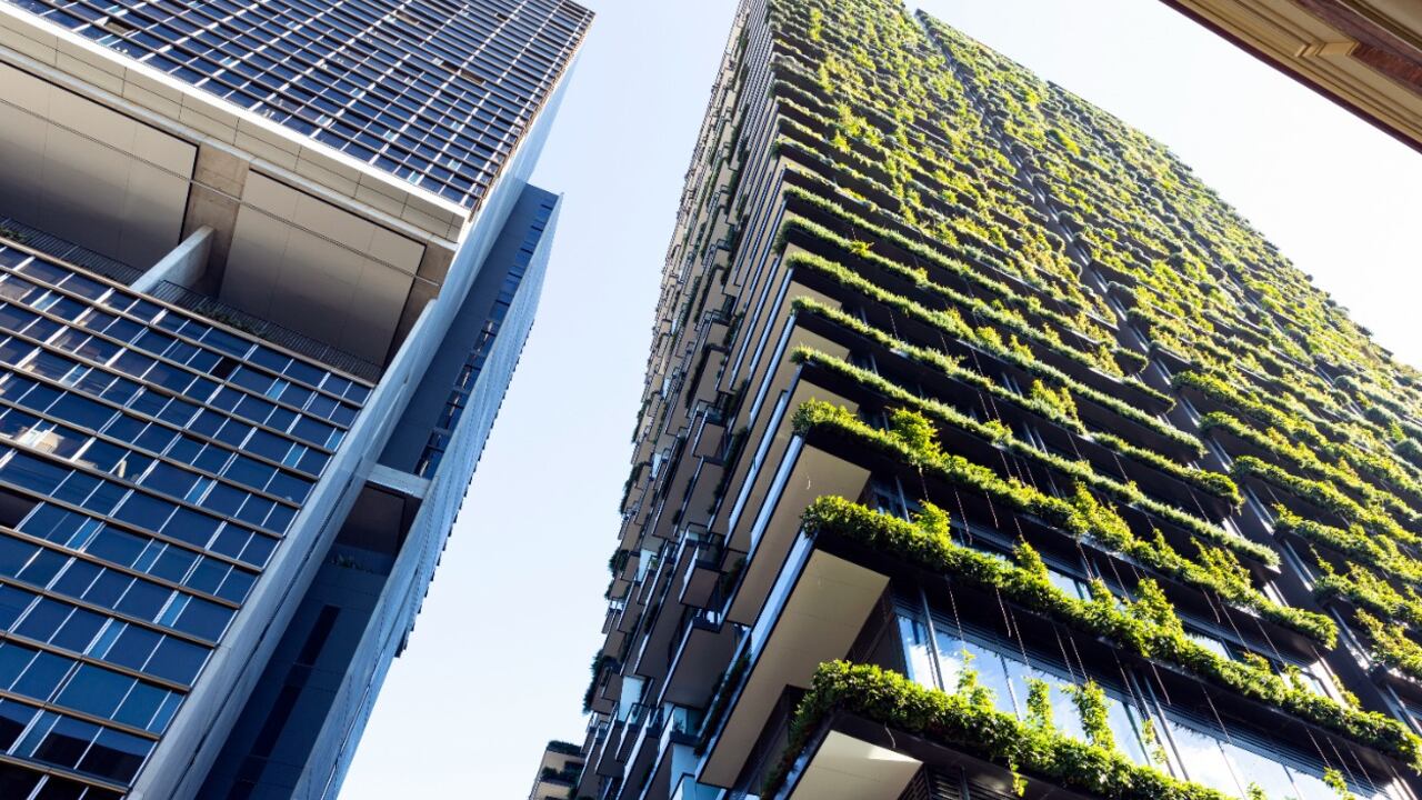 A partir de este 2022, además, las familias interesadas en comprar viviendas no VIS con certificación de sostenibilidad podrán aplicar a Ecobertura, un programa de subsidios lanzado por el Ministerio de Vivienda que cuenta con un presupuesto de más de 250.000 millones de pesos.