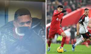 'Mane' Díaz viendo a su hijo.