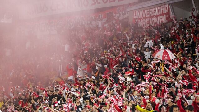 Hinchada de Santa Fe presente en el estadio 'El Campín' para el partido contra Once Caldas (fecha 5 - cuadrangulares).