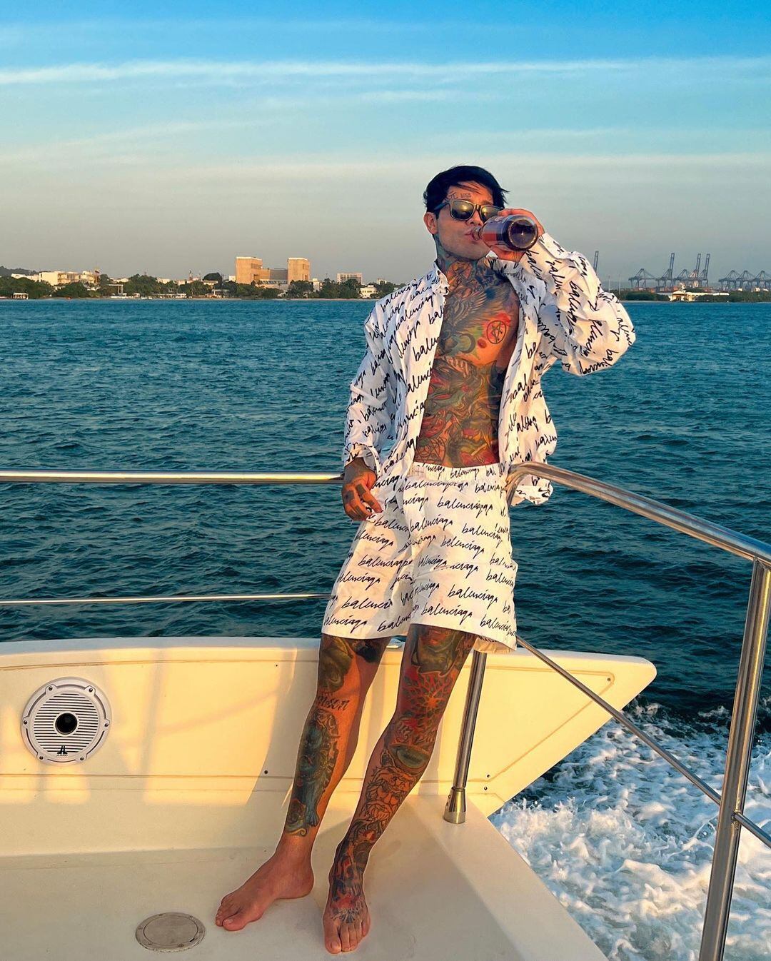 Yéferson Cossio acostumbra a compartir en redes sociales varios de sus lujos y excentricidades.