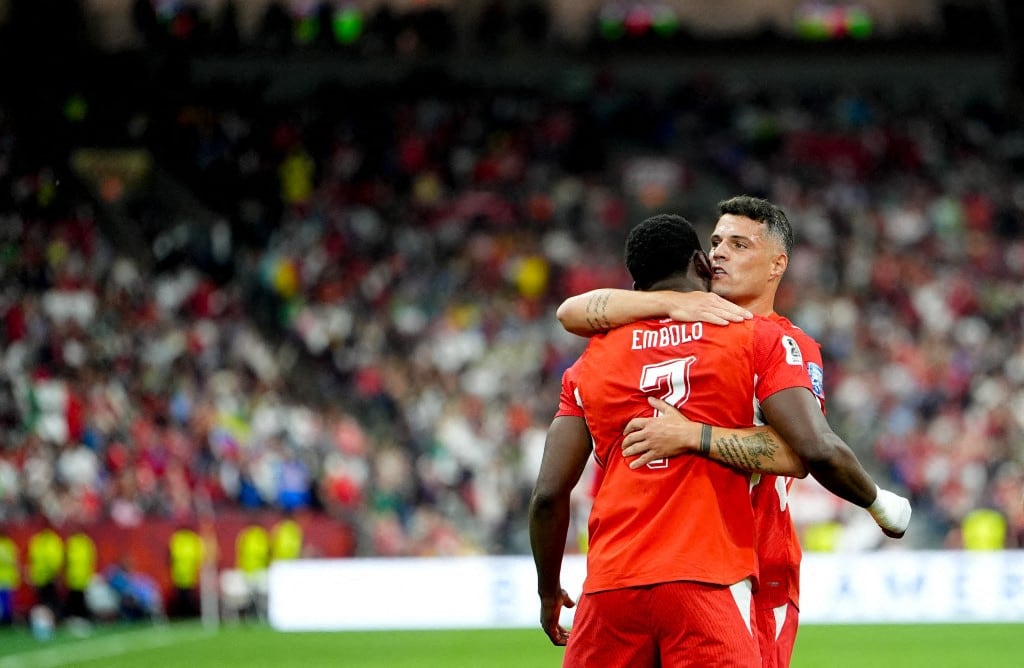 Jugadores de Suiza celebran el paso a octavos de final del Mundial 2026
