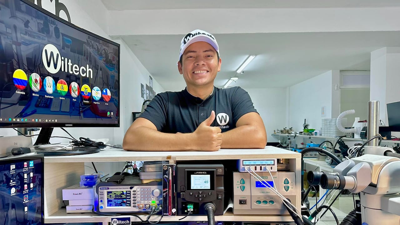 Wilmer Becerra, creador de Wiltech, la empresa que repara equipos Apple.