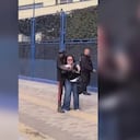 Momento en el cual hombre con arma blanca tomó como rehén a una mujer luego de intentar robarla.